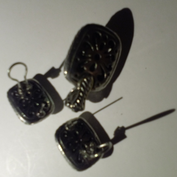 Vintage turquoise Lucite earrings and  rhodium silver necklace pendant - Picture 2 of 2